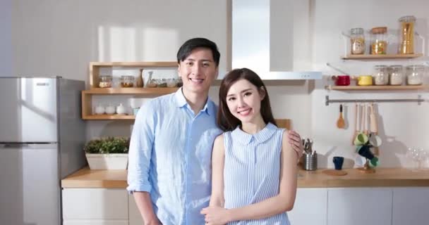 Asian couple smile to you — Stock Video