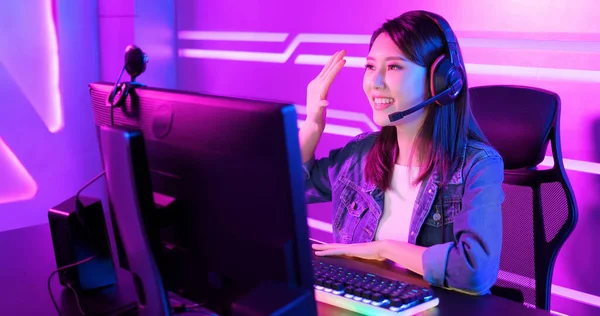 Joven Asiática Pretty Pro Gamer Tener Transmisión Vivo Jugar Línea —  Fotos de Stock