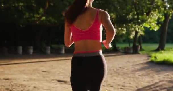 Sport nő fut — Stock videók