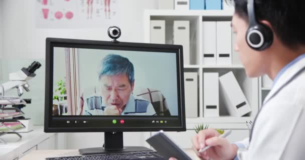 Telegeneeskundeconcept op webcam — Stockvideo