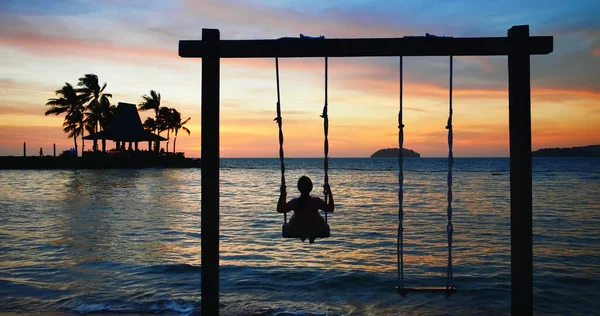 Asian Girl Play Swing Seaside Evening — Stock Photo, Image