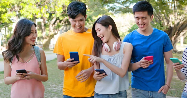 Happy Young Asian Teenagers Share Interesting App Smartphone Feel Very — Stock Photo, Image