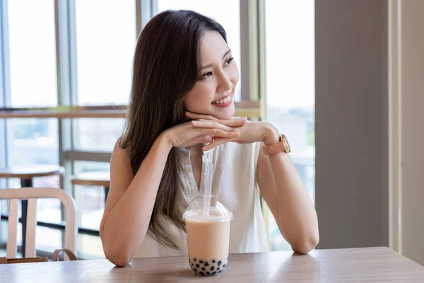 Asian Young Woman Drink Bubble Tea Restaurant — Stock Photo, Image
