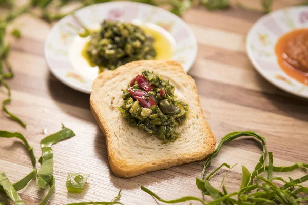 Pate ile tost servis
