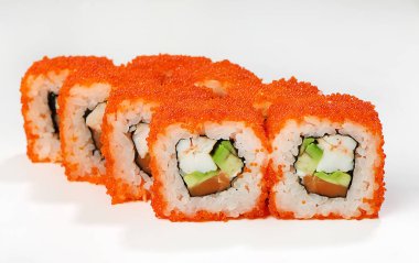 California (tobiko, somon, karides, avokado, beyaz sos alır).