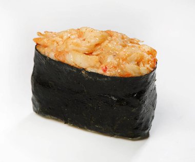 Baharat suşi (karides baharat), kapatmak - yukarıya, beyaz arka plan.