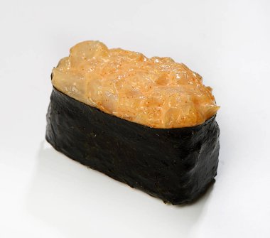 Baharat-suşi (baharat tarak), yakın çekim, beyaz arka plan.