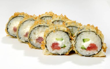 Sıcak rulo (tuna, salatalık, Philadelphia peynir).