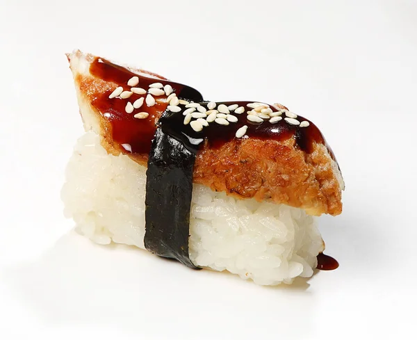 Nigiri Belut Sushi Close Latar Belakang Putih — Stok Foto