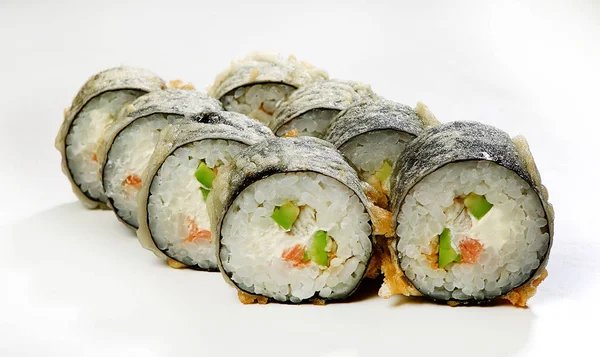 Sıcak rulo (somon, yılan balığı, Philadelphia peynir, avokado, Panko).