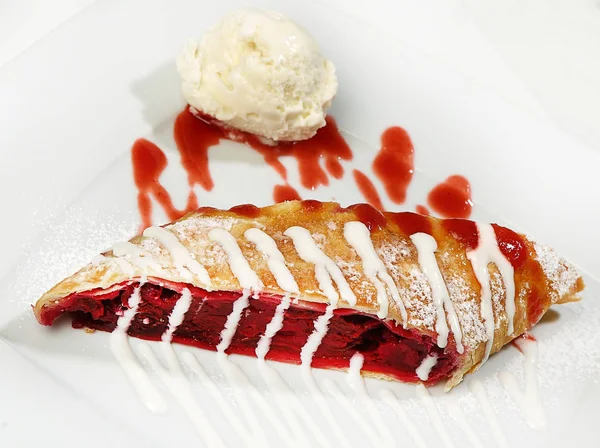 Tatlı - pasta, bisküvi ve krem, yakın çekim.