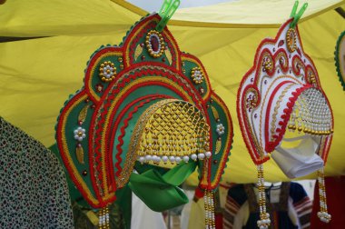 Rusya, Kaluga Region, Dzerzhinsky District, Dvortsy - 14 Temmuz 2018: 1480 askeri operasyonları yeniden inşası. Rus kokoshnik