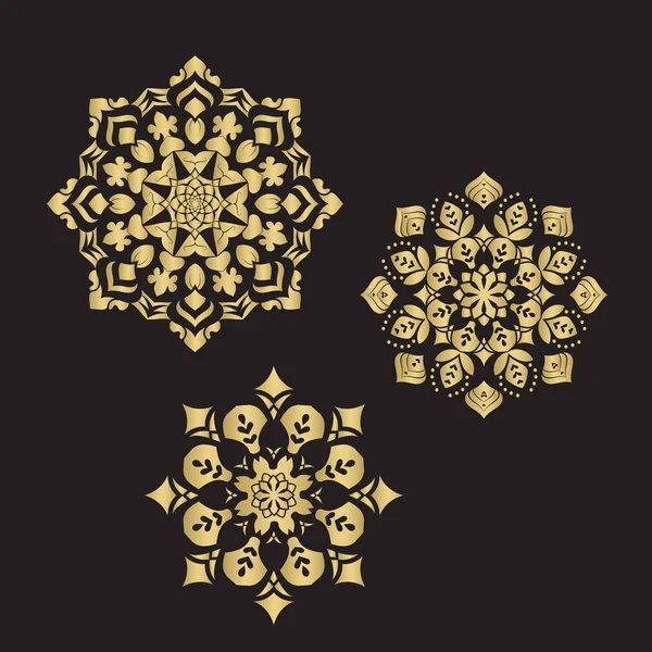 Mandalas de adorno étnico abstracto redondo color oro — Archivo Imágenes Vectoriales