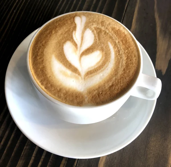 Kopp cappuccino med ett mönster — Stockfoto
