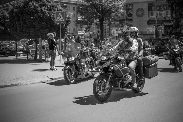 Svartvita Foton Bikers Som Förbereder För Paraden Äran Att Öppna — Stockfoto