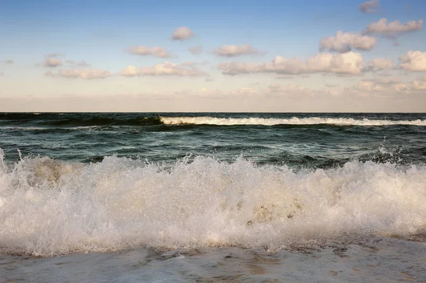 Grande Onda Mar Uma Praia Areia Costa Sozopol Bulgária Belas — Fotografia de Stock