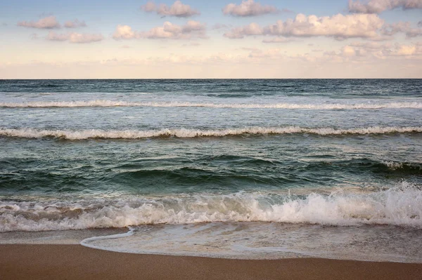 Grande Onda Mar Uma Praia Areia Costa Sozopol Bulgária Belas — Fotografia de Stock