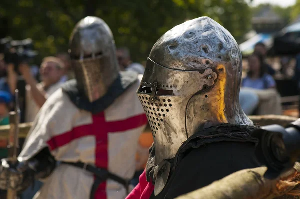 Cavaleiro medieval na arena . — Fotografia de Stock