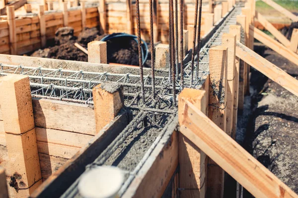 Ház Épület Alapítása Részletek Megerősítések Acélrúddal Huzalozással Cementöntésre Való Felkészülés — Stock Fotó