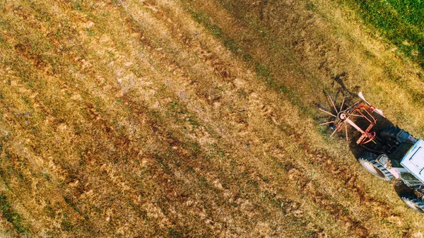 Weergave Van Moderne Combine Harvester Gouden Tarweveld Combineren Harvester Luchtfoto — Stockfoto