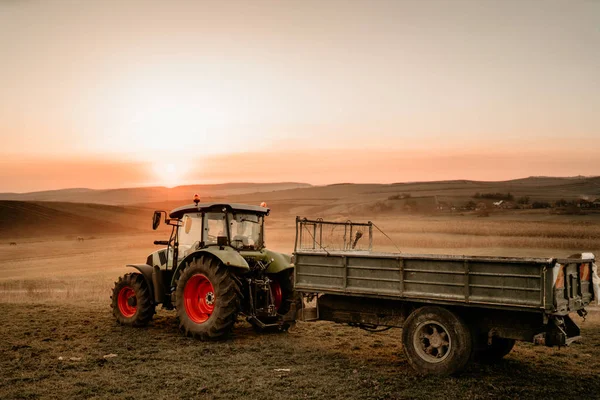 Agriculture Industry Machinery Harvesting Details Tractor Trailer Transporting Harvest Sunset — Stock Photo, Image