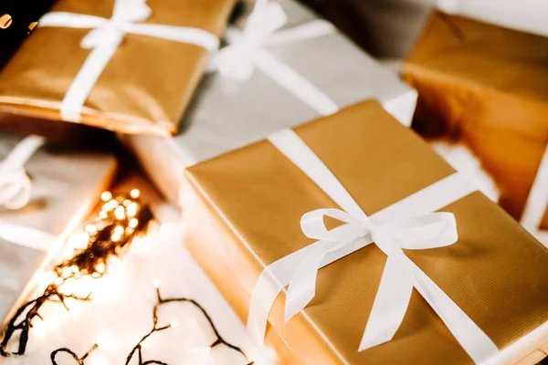 Kerstochtend Presenteert Met Vakantie Geest Levensstijl Details Presenteert Geschenkverpakkingen — Stockfoto
