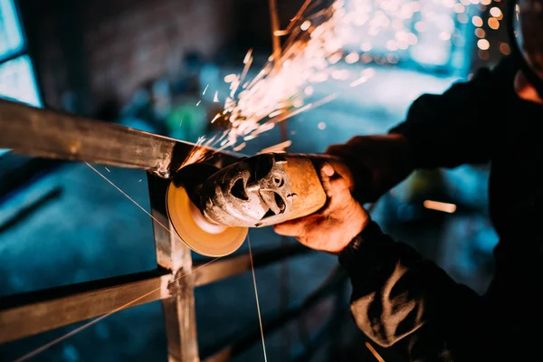 Close Details Voor Metalen Structuur Bouw Slijpen Snijden Nieuwe Thuis — Stockfoto