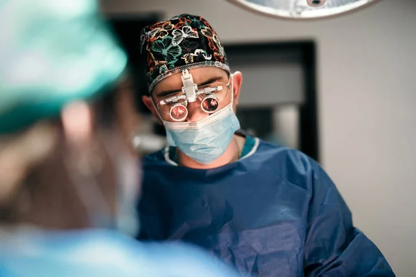 Détails Rapprochés Chirurgien Médecin Pratiquant Chirurgie Dans Hôpital Privé — Photo