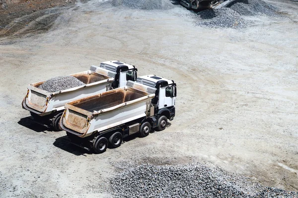 Camiones Volquete Esperando Ser Cargados Mina Mineral Mina Cielo Abierto — Foto de Stock