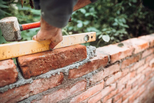 Professional Construction Worker Laying Bricks Building Walls Industrial Site Detail — Stock Photo, Image