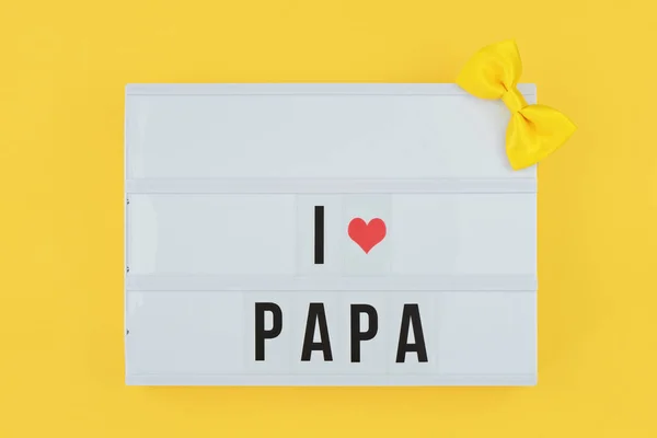 Feliz Día de los Padres acostado. Lightbox con texto me encanta papá —  Fotos de Stock