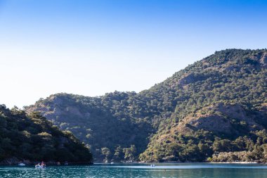 Akdeniz'de lagün ve dağlar