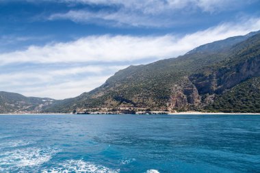 Dağlara ve denize bakış