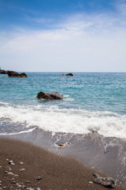 Deniz manzarasında liman 2
