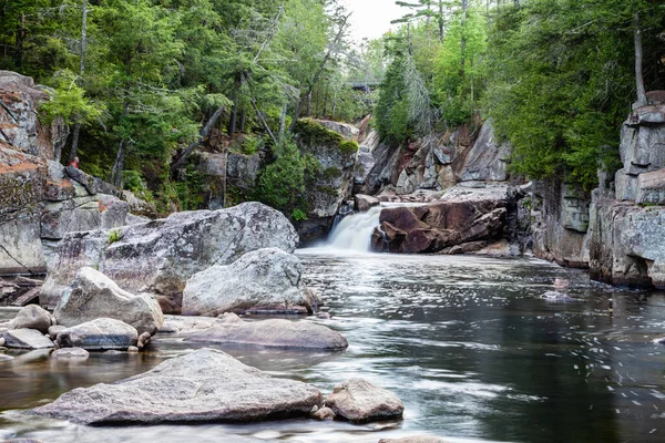 Kaszkádos folyó az Adirondack térségben — Stock Fotó