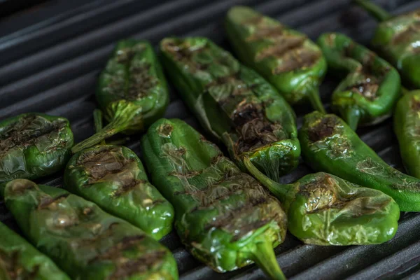 Pimientos Verdes Parrilla Parrilla Eléctrica Estilo Español Vista Cerca — Foto de Stock