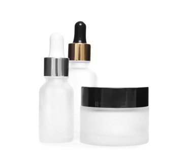  Kozmetik için kavanoz beyaz arkaplanda izole