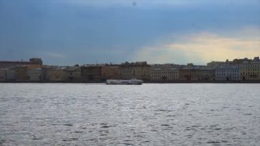 Zevk nehir seyahat tekne gezisi