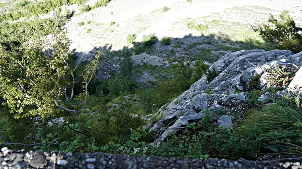 Cliffs dağ sırtı. Kayalık sahil Costa Brava Catalonia