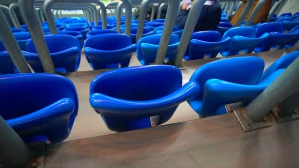 Stoelen voor een groot stadion sport — Stockvideo