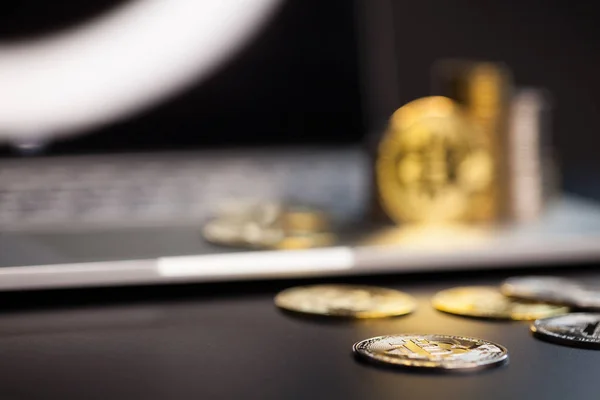 Криптографічного валюті, Bitcoin Інтернет віртуальні гроші. Валюта прод — стокове фото