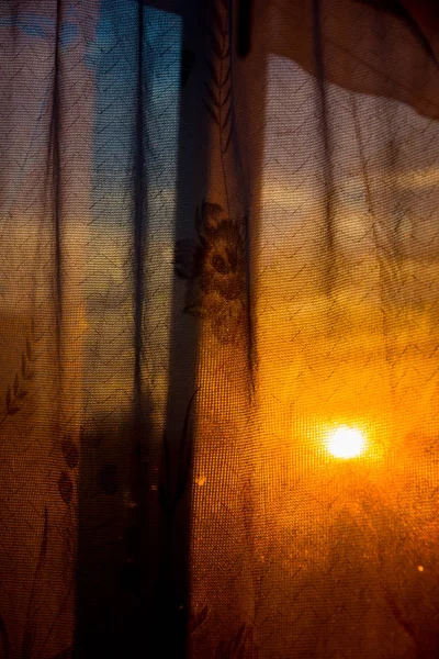 Das Fenster Zeigt Einen Wunderschönen Sonnenuntergang Untergehende Sonne — Stockfoto