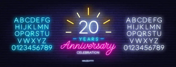 20esimo anniversario celebrazione neon segno su sfondo scuro . — Vettoriale Stock