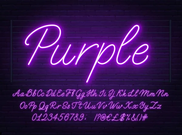 Neonowa purpurowa czcionka skryptu. Świecący alfabet z literami, cyframi i znakami specjalnymi. — Wektor stockowy
