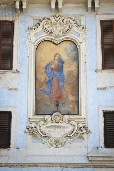 A falra festett Szűz Mária — Stock Fotó