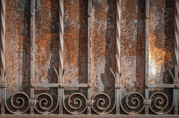 Old rusty forged fence — Stock Photo, Image