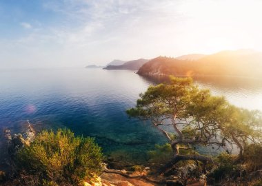 Panoramik deniz kıyısında. Güzellik Dünya Türkiye