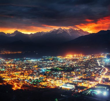 sahilde şehir ile bir gece. Sicilya İtalya Europe