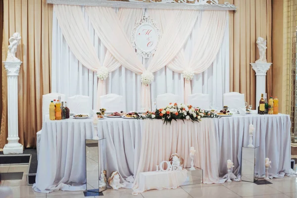 Luxus Dekorierter Haupttisch Hochzeitssaal — Stockfoto