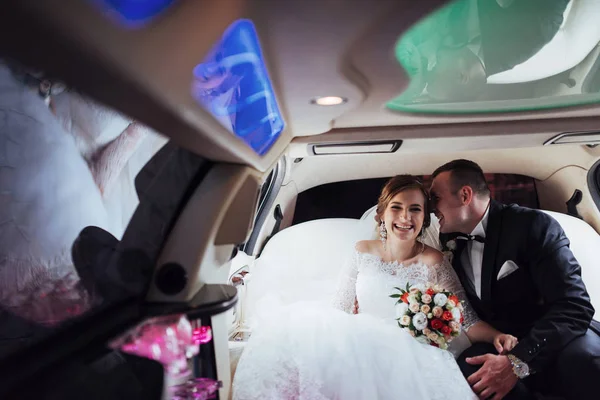 Homem Mulher Felizes Sorrindo Regozijando Dia Casamento — Fotografia de Stock